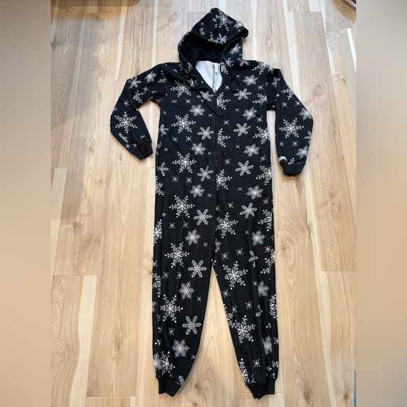 Fabletics Other - Fabletics Cozy Fleece Hooded Zip Up Onesie with Snowflakes Size XS